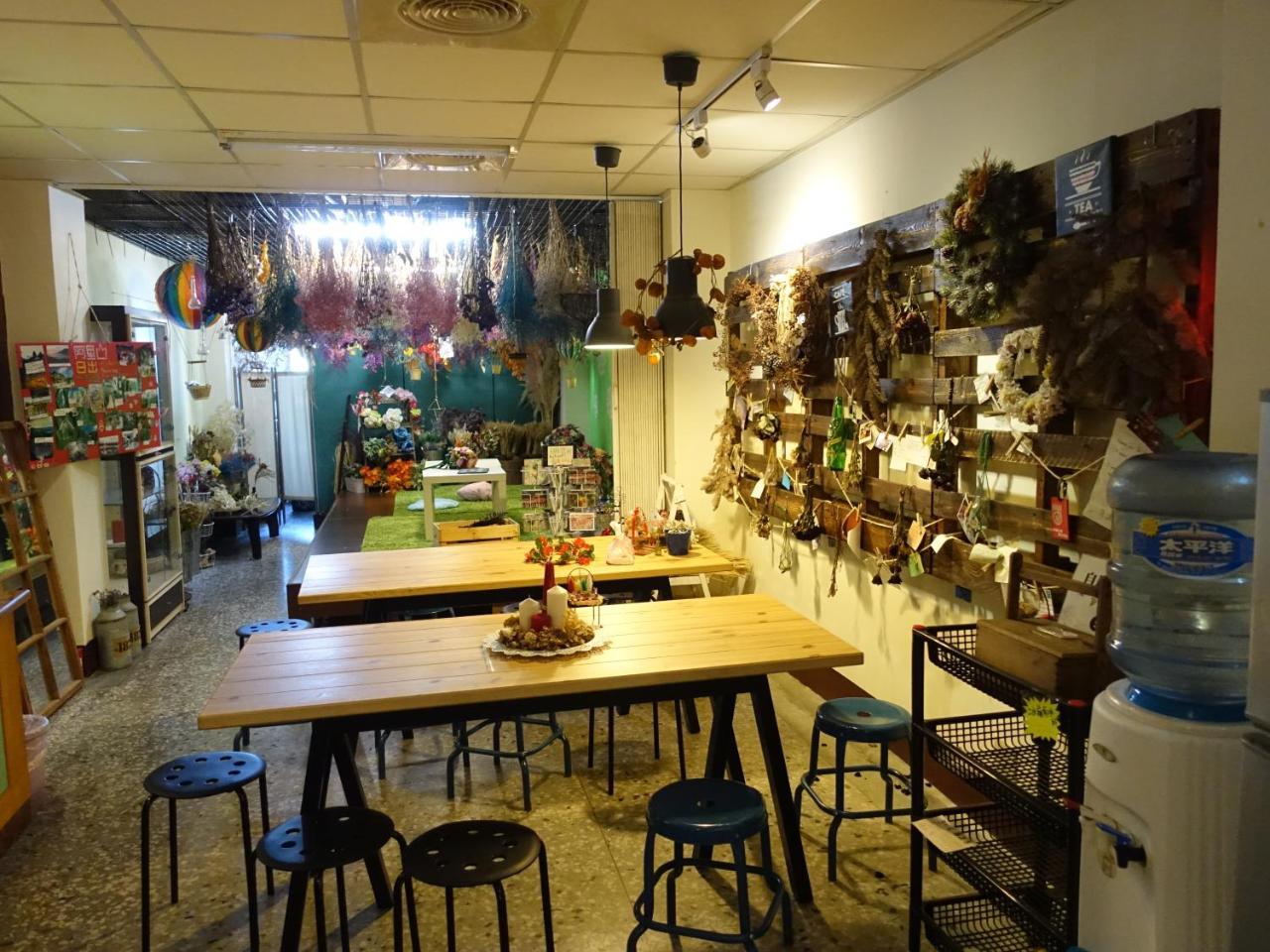 Kite Hostel Chiayi City Exteriör bild
